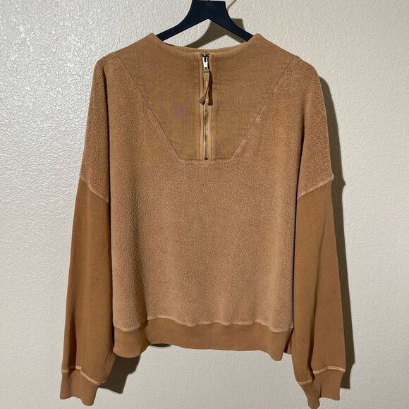 Sold - Picture 1 of 6